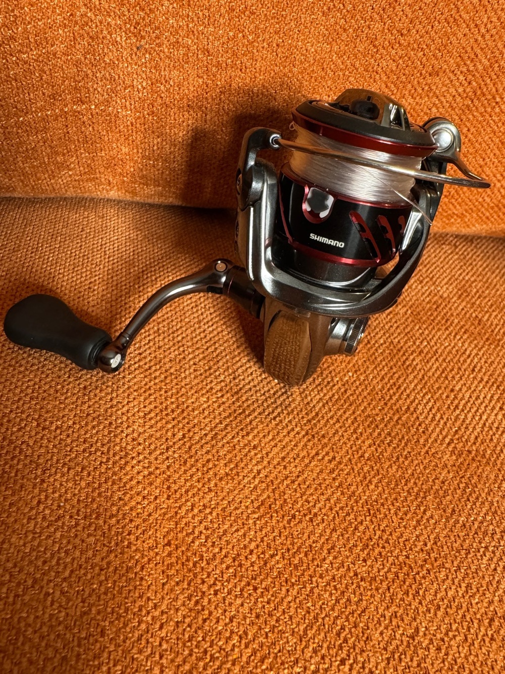 Shimano 1000 Spinning Reel - Picture 2 of 3